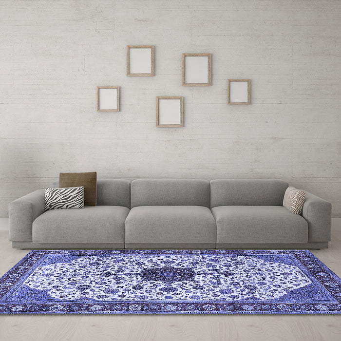 Machine Washable Medallion Blue Traditional Rug in a Living Room, wshtr548blu