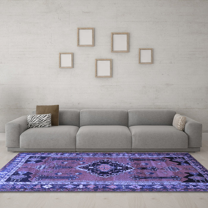 Machine Washable Persian Blue Traditional Rug in a Living Room, wshtr550blu