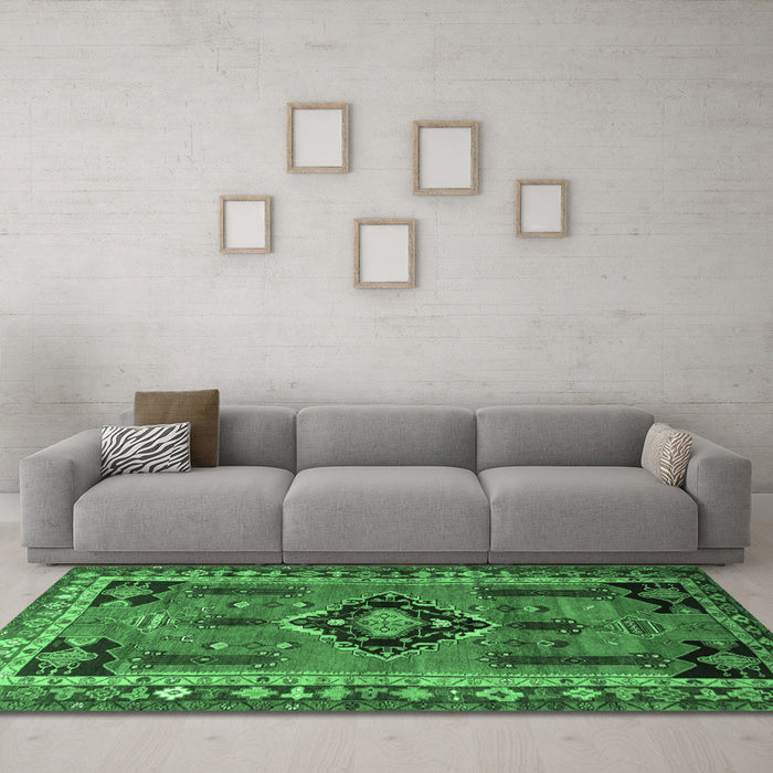 Machine Washable Persian Emerald Green Traditional Area Rugs in a Living Room,, wshtr550emgrn