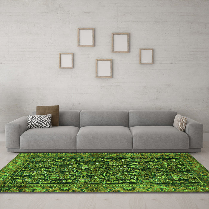 Machine Washable Persian Green Traditional Area Rugs in a Living Room,, wshtr551grn