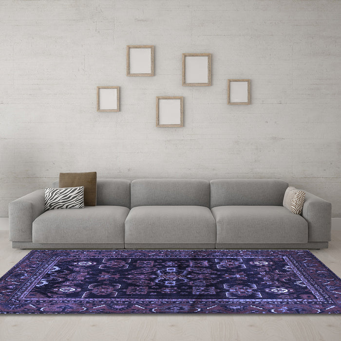 Machine Washable Persian Blue Traditional Rug in a Living Room, wshtr552blu