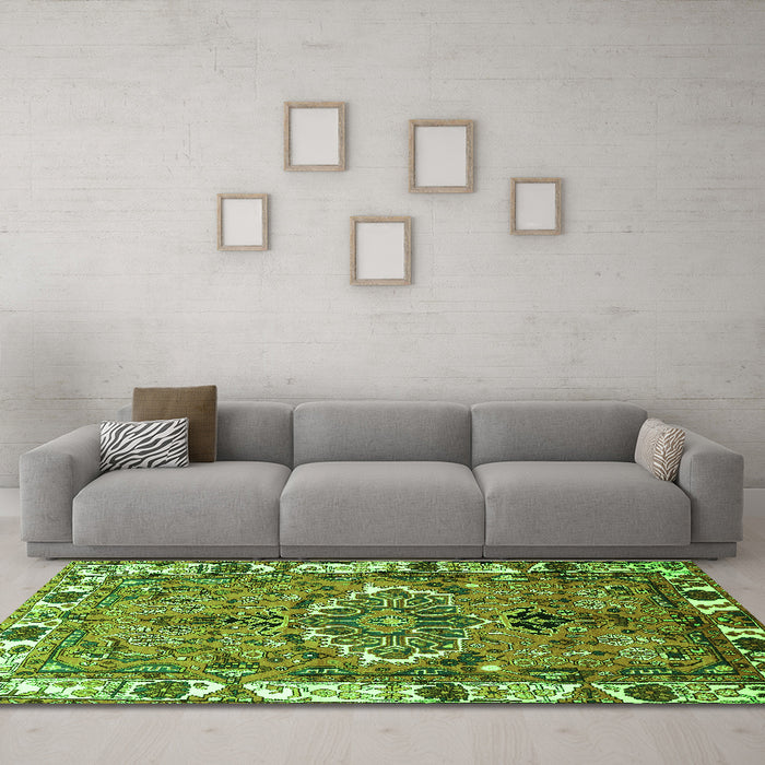 Machine Washable Persian Green Traditional Area Rugs in a Living Room,, wshtr555grn