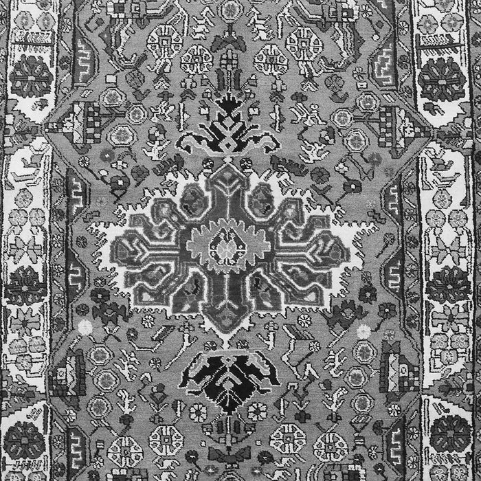 Serging Thickness of Machine Washable Persian Gray Traditional Rug, wshtr555gry
