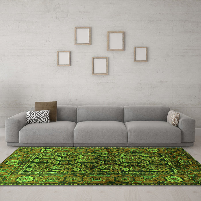 Machine Washable Persian Green Traditional Area Rugs in a Living Room,, wshtr556grn