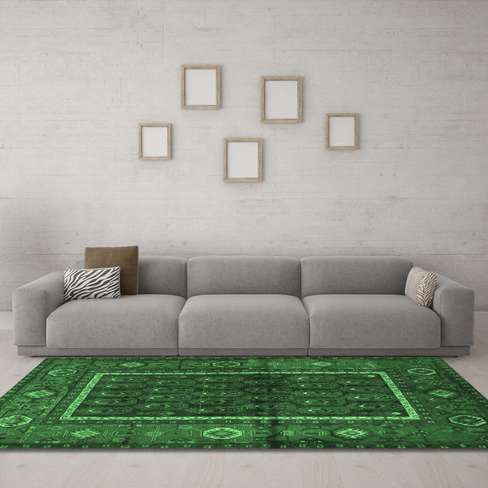 Machine Washable Persian Emerald Green Traditional Area Rugs in a Living Room,, wshtr557emgrn