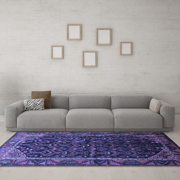 Machine Washable Persian Blue Traditional Rug in a Living Room, wshtr558blu