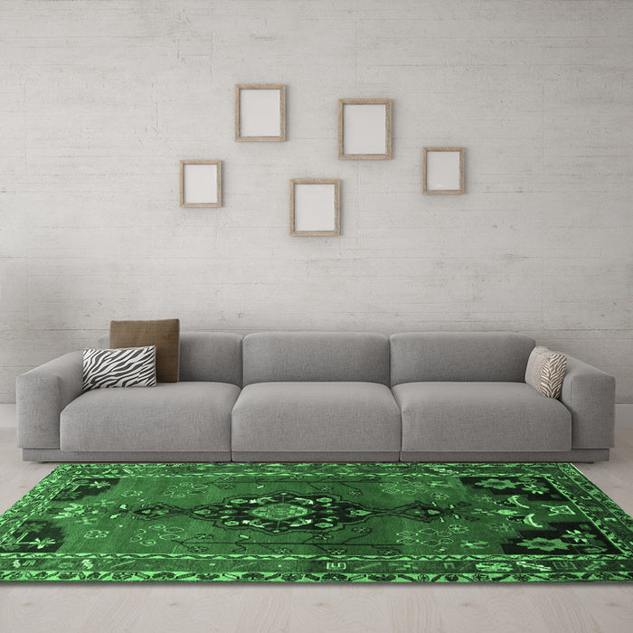 Machine Washable Persian Emerald Green Traditional Area Rugs in a Living Room,, wshtr559emgrn