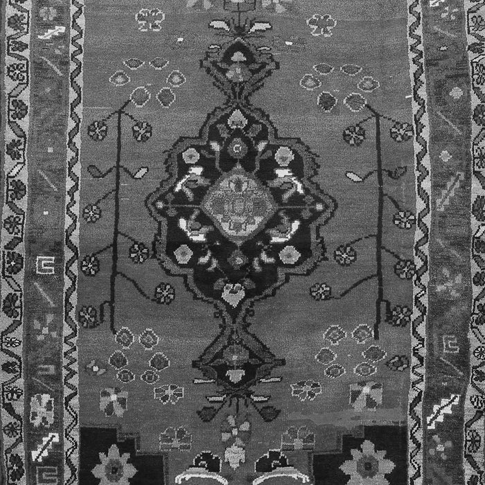 Serging Thickness of Machine Washable Persian Gray Traditional Rug, wshtr559gry