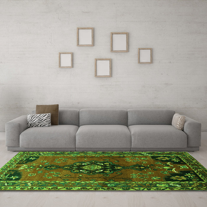 Machine Washable Persian Green Traditional Area Rugs in a Living Room,, wshtr559grn