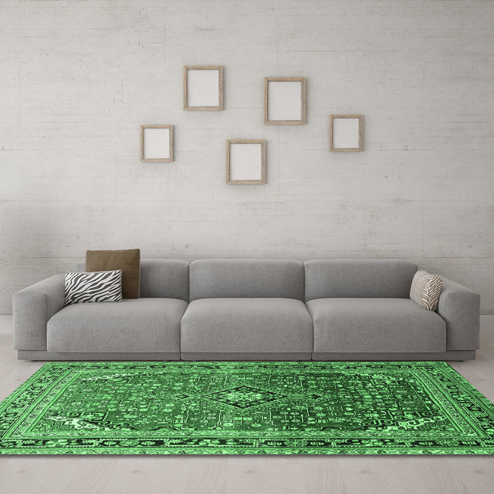 Machine Washable Persian Emerald Green Traditional Area Rugs in a Living Room,, wshtr560emgrn