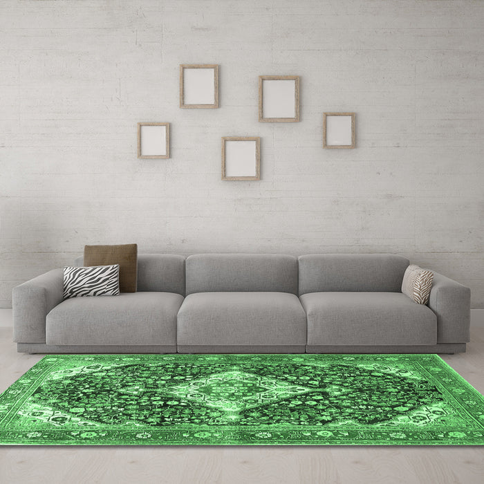 Machine Washable Medallion Emerald Green Traditional Area Rugs in a Living Room,, wshtr561emgrn