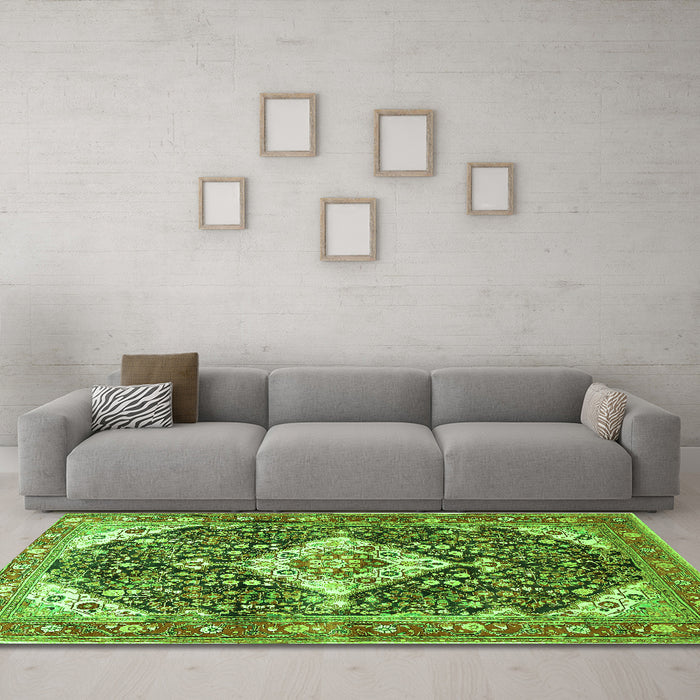 Machine Washable Medallion Green Traditional Area Rugs in a Living Room,, wshtr561grn