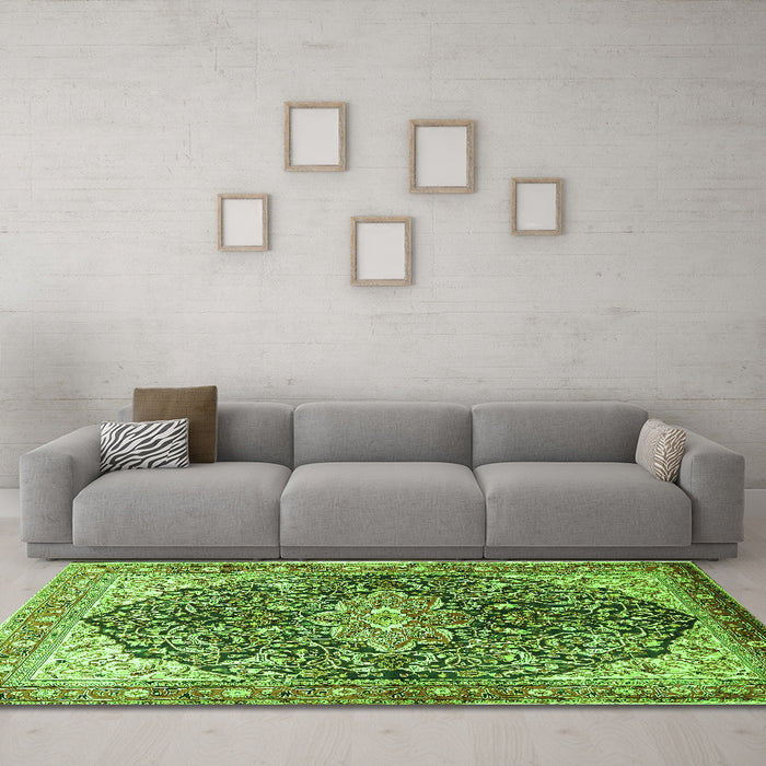 Machine Washable Medallion Green Traditional Area Rugs in a Living Room,, wshtr563grn