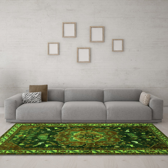 Machine Washable Persian Green Traditional Area Rugs in a Living Room,, wshtr564grn