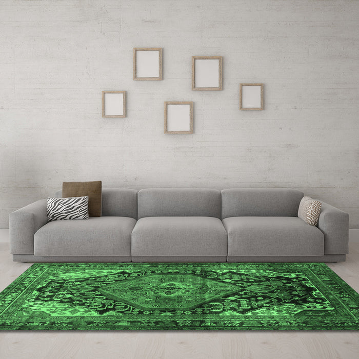 Machine Washable Persian Emerald Green Traditional Area Rugs in a Living Room,, wshtr566emgrn