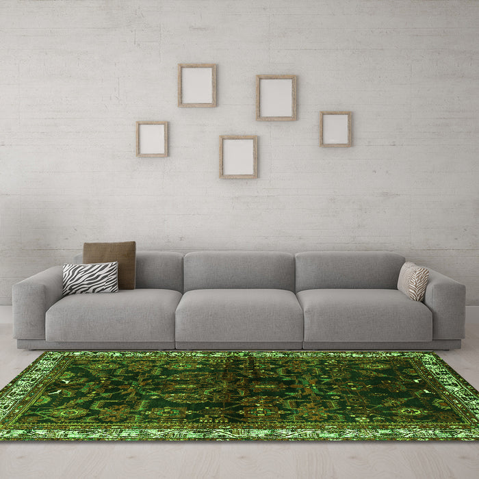 Machine Washable Persian Green Traditional Area Rugs in a Living Room,, wshtr567grn