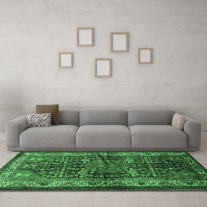Machine Washable Persian Emerald Green Traditional Area Rugs in a Living Room,, wshtr572emgrn