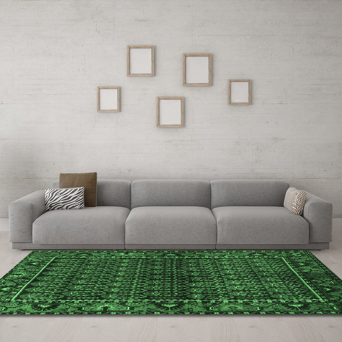 Machine Washable Persian Emerald Green Traditional Area Rugs in a Living Room,, wshtr573emgrn