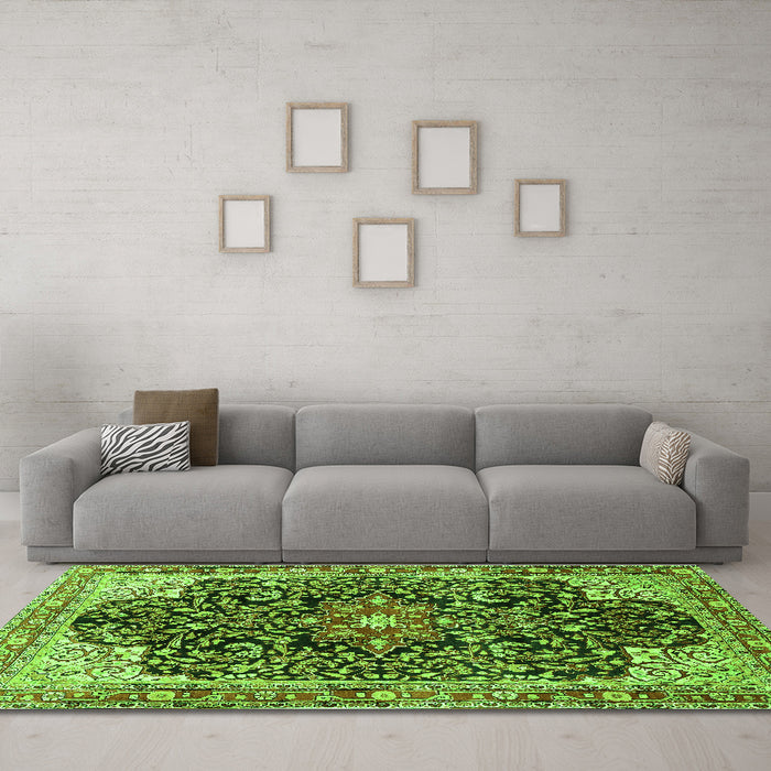 Machine Washable Medallion Green Traditional Area Rugs in a Living Room,, wshtr576grn