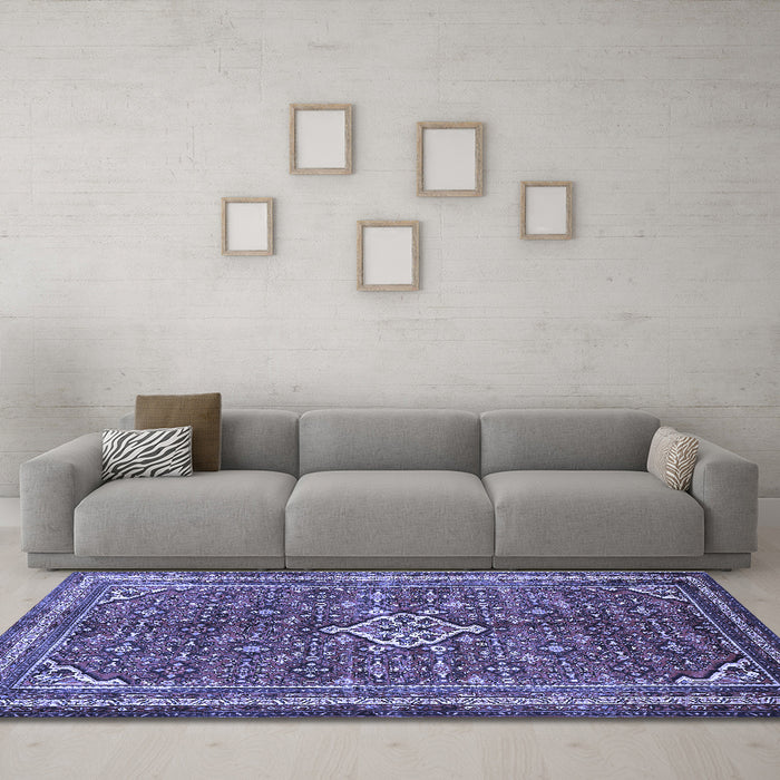 Machine Washable Persian Blue Traditional Rug in a Living Room, wshtr577blu