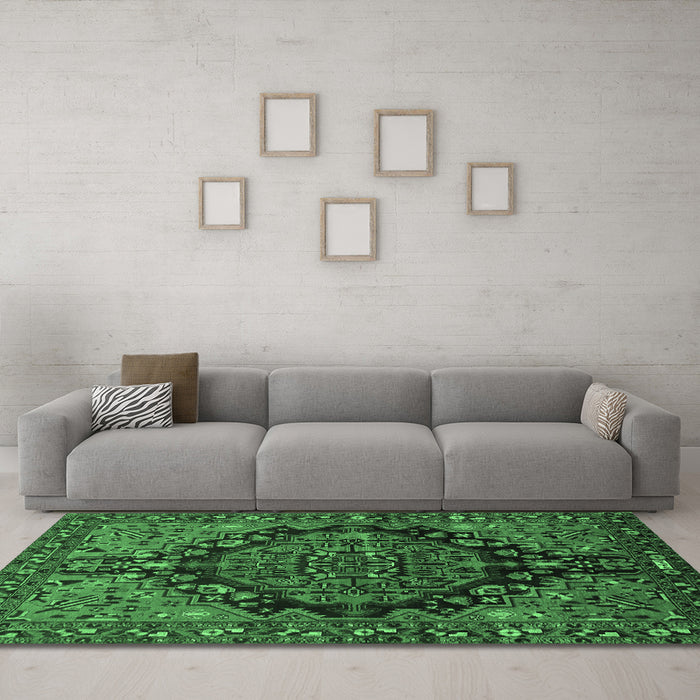 Machine Washable Persian Emerald Green Traditional Area Rugs in a Living Room,, wshtr580emgrn