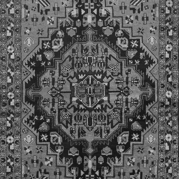 Serging Thickness of Machine Washable Persian Gray Traditional Rug, wshtr580gry