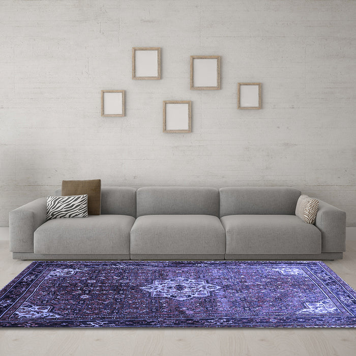 Machine Washable Persian Blue Traditional Rug in a Living Room, wshtr582blu
