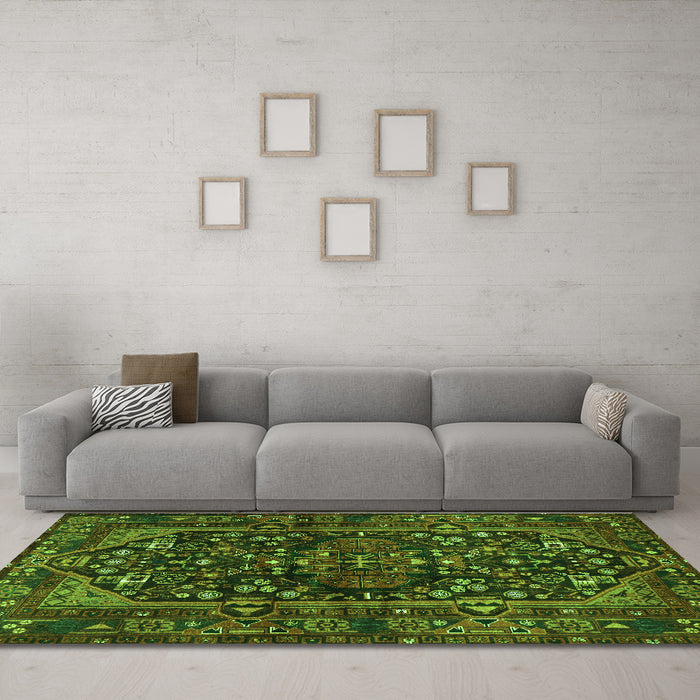 Machine Washable Persian Green Traditional Area Rugs in a Living Room,, wshtr583grn