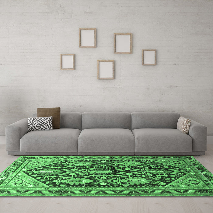 Machine Washable Persian Emerald Green Traditional Area Rugs in a Living Room,, wshtr593emgrn