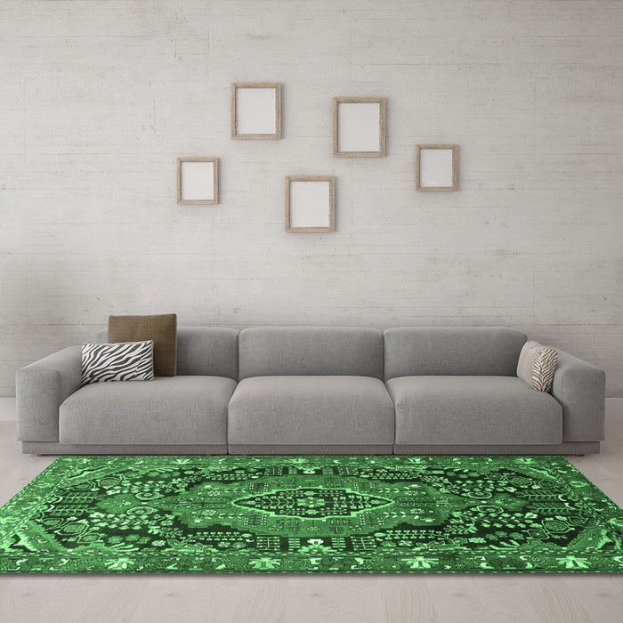 Machine Washable Persian Emerald Green Traditional Area Rugs in a Living Room,, wshtr594emgrn