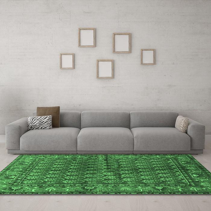 Machine Washable Persian Emerald Green Traditional Area Rugs in a Living Room,, wshtr597emgrn