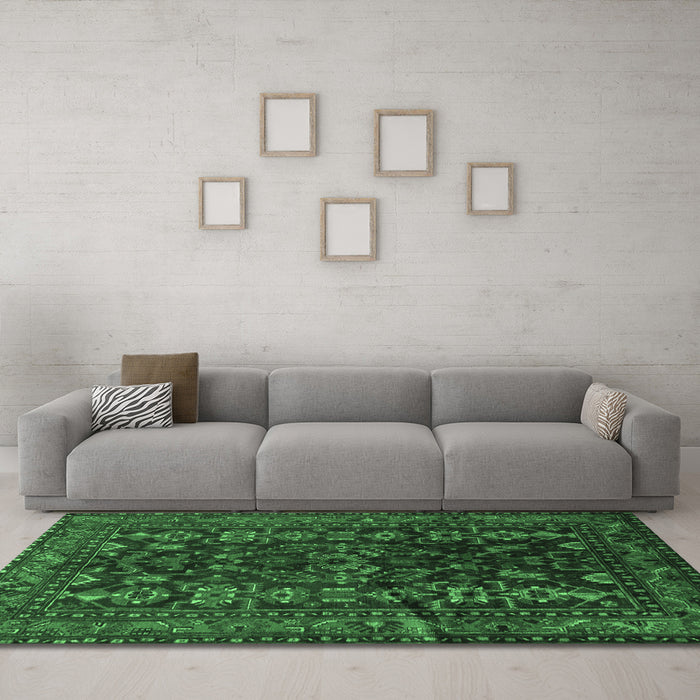 Machine Washable Persian Emerald Green Traditional Area Rugs in a Living Room,, wshtr598emgrn