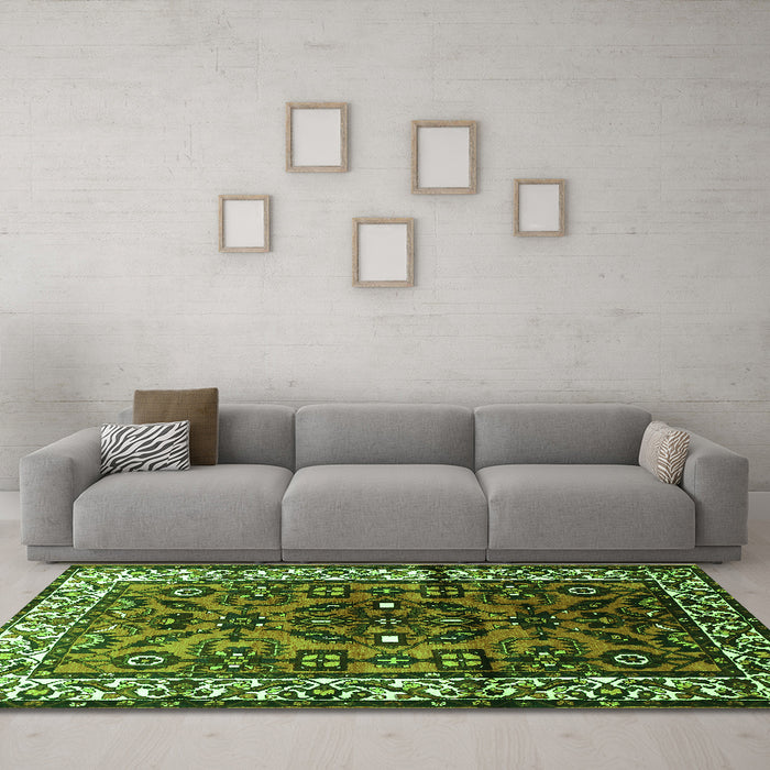 Machine Washable Persian Green Traditional Area Rugs in a Living Room,, wshtr599grn