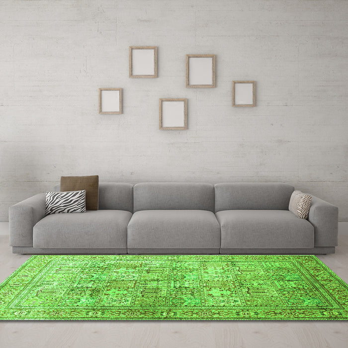 Machine Washable Persian Green Traditional Area Rugs in a Living Room,, wshtr59grn