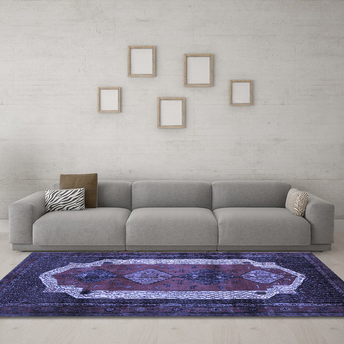 Machine Washable Persian Blue Traditional Rug in a Living Room, wshtr5blu