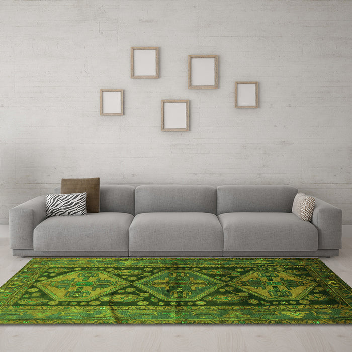 Machine Washable Persian Green Traditional Area Rugs in a Living Room,, wshtr600grn