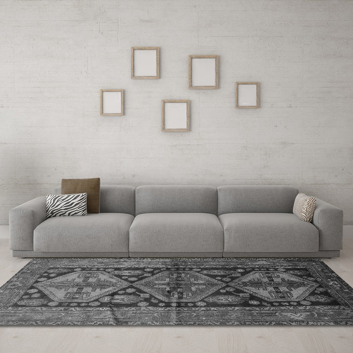 Machine Washable Persian Gray Traditional Rug in a Living Room,, wshtr600gry