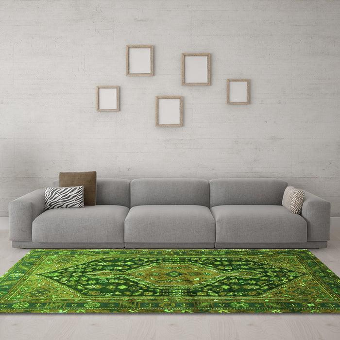 Machine Washable Persian Green Traditional Area Rugs in a Living Room,, wshtr605grn