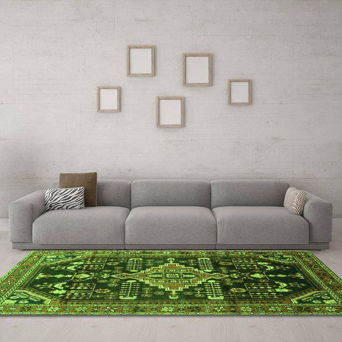 Machine Washable Persian Green Traditional Area Rugs in a Living Room,, wshtr607grn