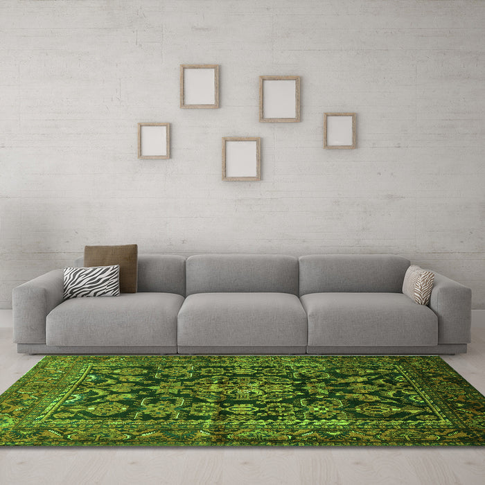 Machine Washable Persian Green Traditional Area Rugs in a Living Room,, wshtr610grn