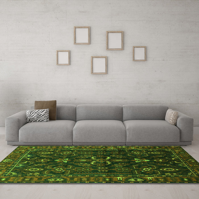 Machine Washable Persian Green Traditional Area Rugs in a Living Room,, wshtr611grn