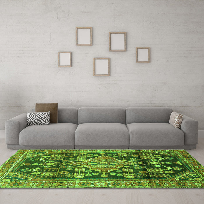 Machine Washable Persian Green Traditional Area Rugs in a Living Room,, wshtr612grn
