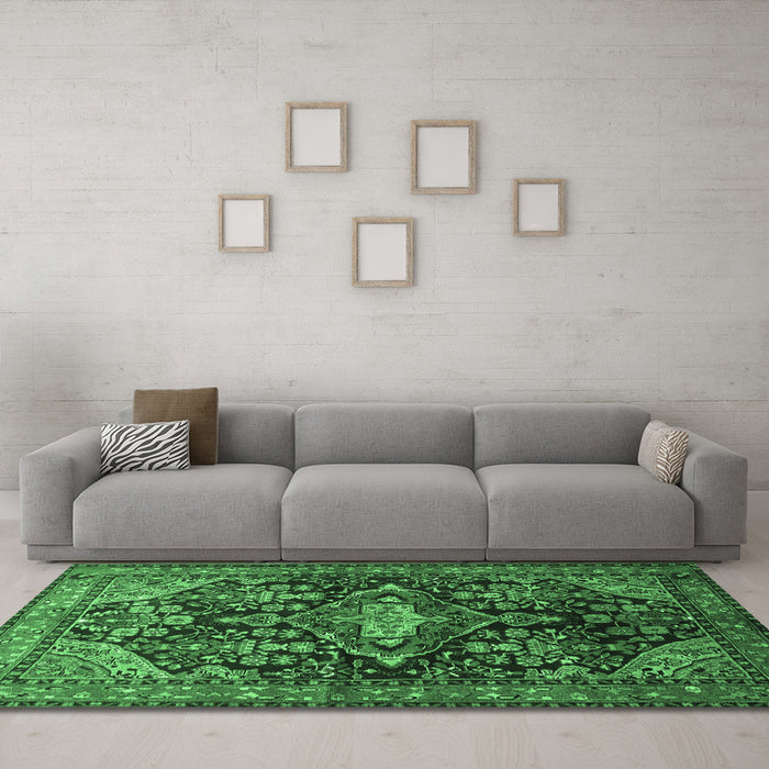 Machine Washable Persian Emerald Green Traditional Area Rugs in a Living Room,, wshtr613emgrn