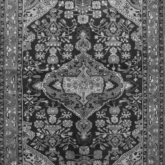 Serging Thickness of Machine Washable Persian Gray Traditional Rug, wshtr613gry