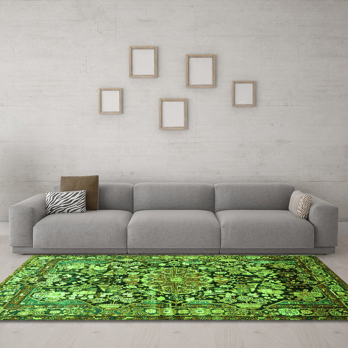 Machine Washable Animal Green Traditional Area Rugs in a Living Room,, wshtr615grn