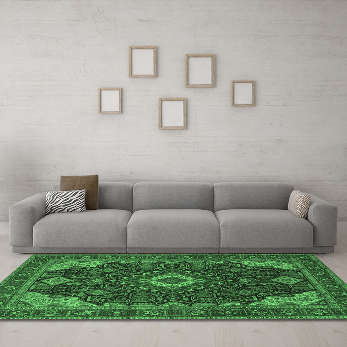 Machine Washable Medallion Emerald Green Traditional Area Rugs in a Living Room,, wshtr61emgrn
