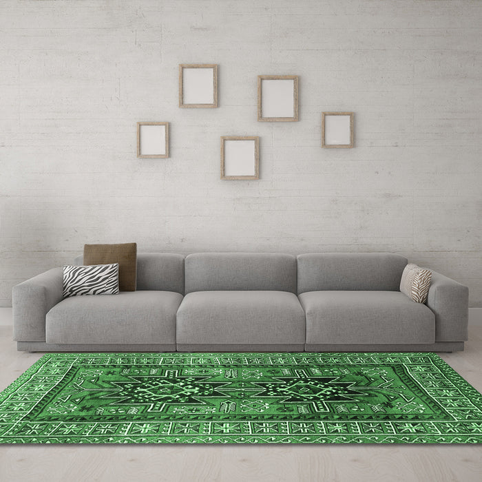 Machine Washable Persian Emerald Green Traditional Area Rugs in a Living Room,, wshtr620emgrn
