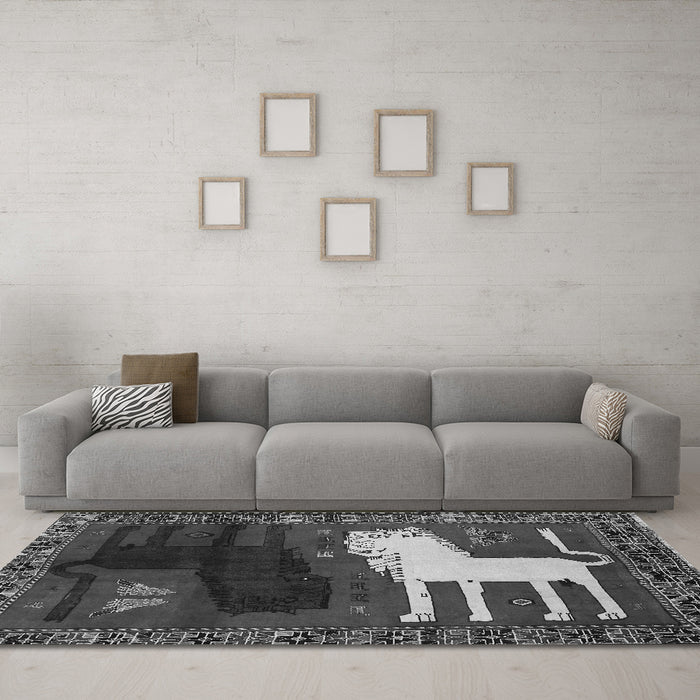 Machine Washable Animal Gray Traditional Rug in a Living Room,, wshtr621gry