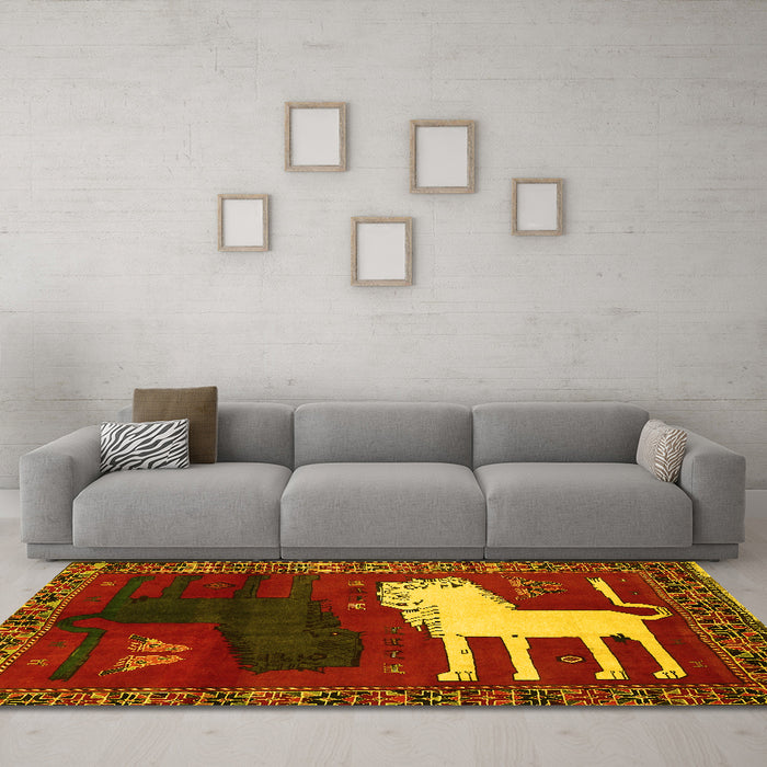 Machine Washable Animal Yellow Traditional Rug in a Living Room, wshtr621yw