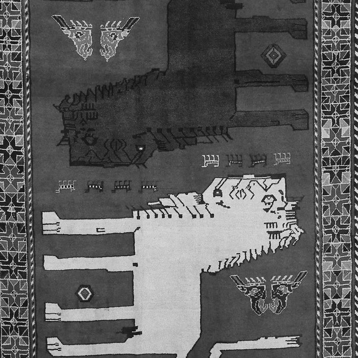 Serging Thickness of Machine Washable Animal Gray Traditional Rug, wshtr621gry